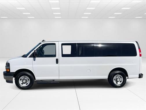 2017 Chevrolet Express 3500 LT