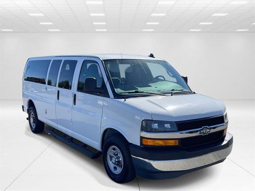 2017 Chevrolet Express 3500 LT