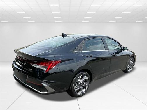 2025 Hyundai ELANTRA HEV Limited