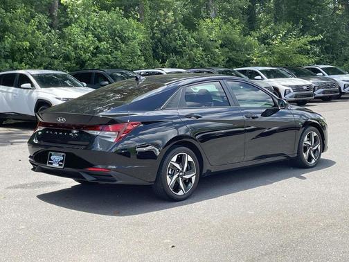 Onyx Black 2023 Hyundai ELANTRA SEL