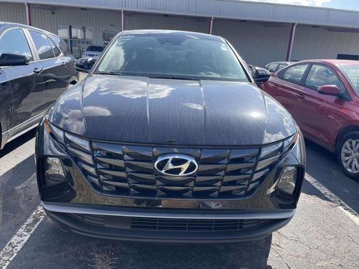2023 Hyundai TUCSON SE