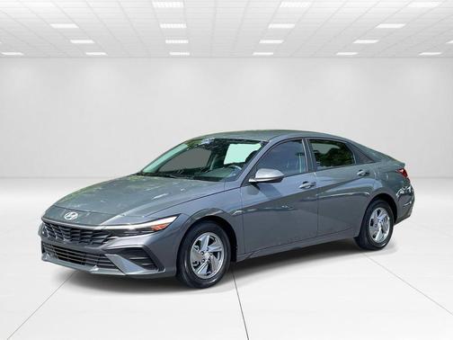 Gray 2025 Hyundai ELANTRA SE