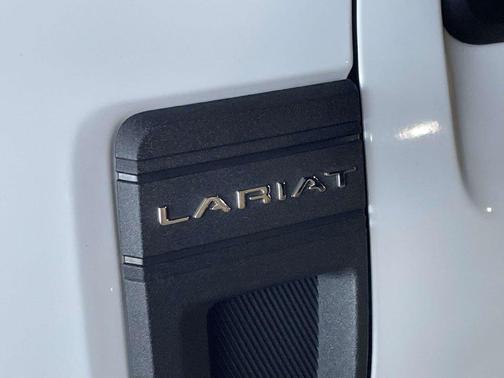Oxford White 2024 Ford Maverick Lariat