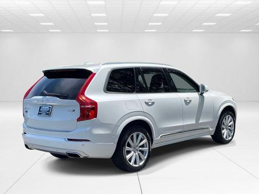 Crystal White 2018 Volvo XC90 T6 Inscription