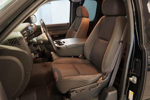 Black 2009 Chevrolet Silverado 1500 LT Extended Cab