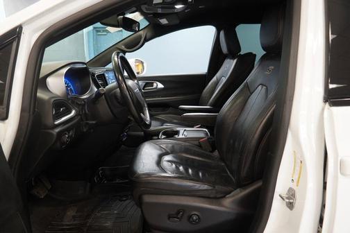 Bright White Clearcoat 2018 Chrysler Pacifica Touring-L Plus