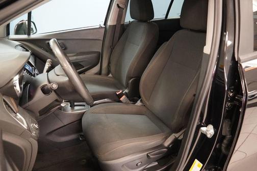 Mosaic Black Metallic 2018 Chevrolet Trax LS