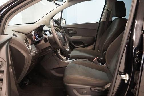 Mosaic Black Metallic 2018 Chevrolet Trax LS
