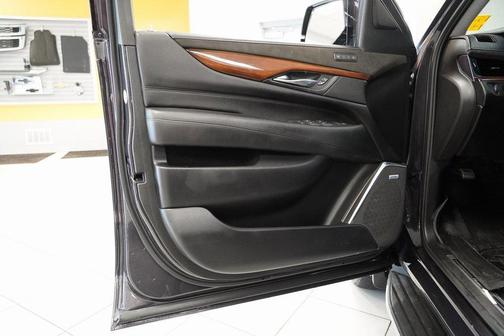 2018 Cadillac Escalade Luxury
