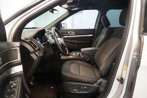 Ingot Silver 2018 Ford Explorer XLT