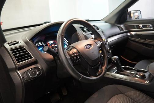 Ingot Silver 2018 Ford Explorer XLT