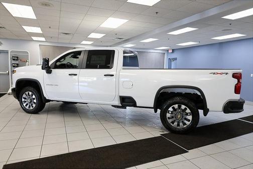 2026 Chevrolet Silverado 2500 Custom
