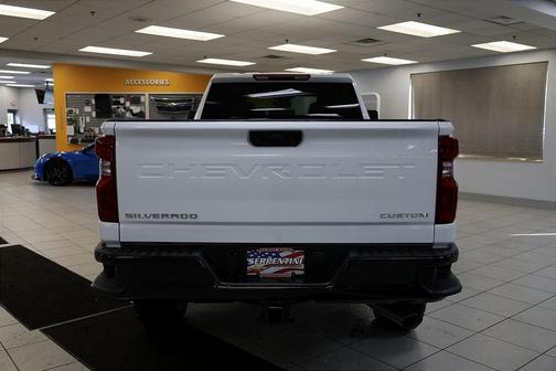 2026 Chevrolet Silverado 2500 Custom