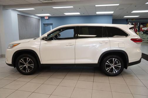 Blizzard Pearl 2019 Toyota Highlander LE