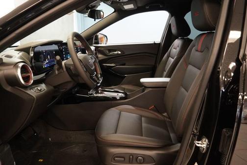 Mosaic Black Metallic 2026 Chevrolet Trax 2RS