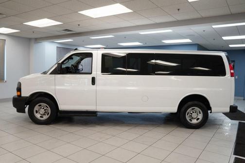 2022 Chevrolet Express 3500 LS