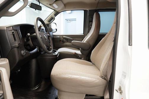 2022 Chevrolet Express 3500 LS