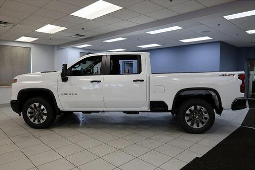 2026 Chevrolet Silverado 2500 Custom