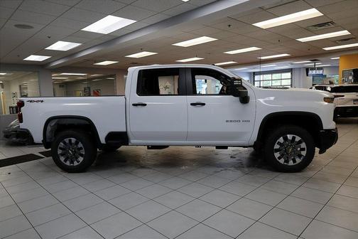 2026 Chevrolet Silverado 2500 Custom