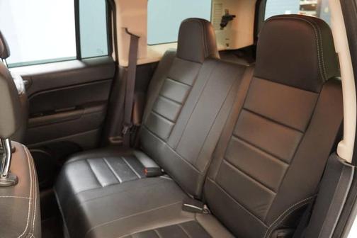 Bright White Clearcoat 2017 Jeep Patriot High Altitude