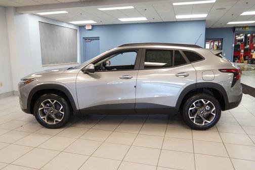 Sterling Gray Metallic 2026 Chevrolet Trax LT