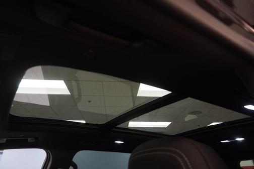 Mosaic Black Metallic 2027 Chevrolet Traverse LT