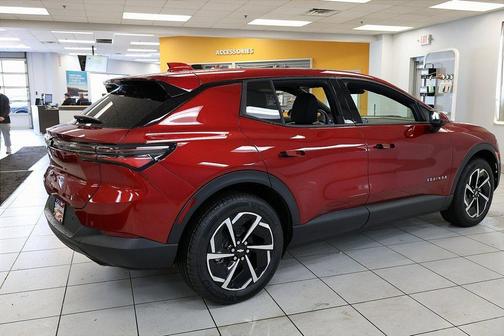 2026 Chevrolet Equinox EV LT 1