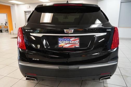 Stellar Black Metallic 2019 Cadillac XT5 Luxury