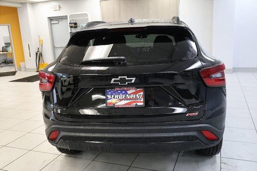 Mosaic Black Metallic 2026 Chevrolet Trax 2RS