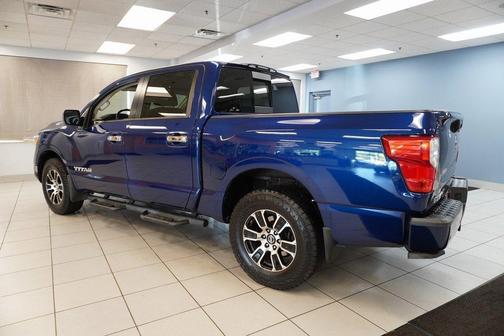 2021 Nissan Titan SV