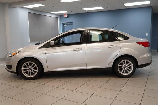 Ingot Silver 2018 Ford Focus SE