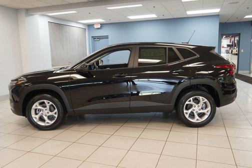 Mosaic Black Metallic 2026 Chevrolet Trax LS