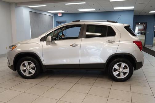 Silver Ice Metallic 2018 Chevrolet Trax LT