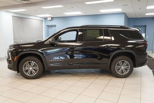 Mosaic Black Metallic 2026 Chevrolet Traverse LT