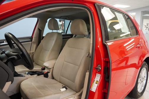 2016 Volkswagen Golf TSI S 4-Door