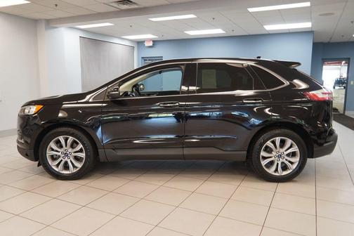 Black Metallic 2019 Ford Edge Titanium
