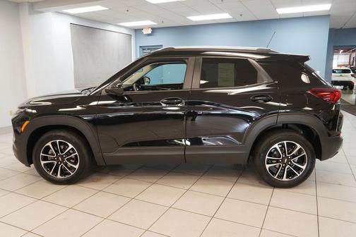 Mosaic Black Metallic 2024 Chevrolet Trailblazer LT