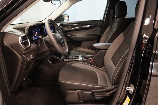 Mosaic Black Metallic 2024 Chevrolet Trailblazer LT