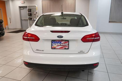 Oxford White 2016 Ford Focus SE