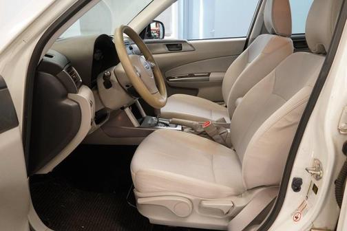Satin White Pearl 2013 Subaru Forester 2.5X