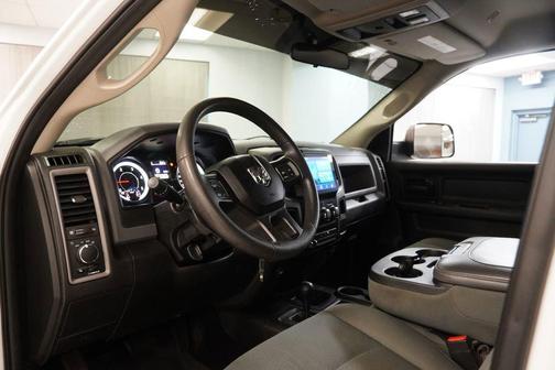 Bright White Clearcoat 2018 RAM 2500 Tradesman