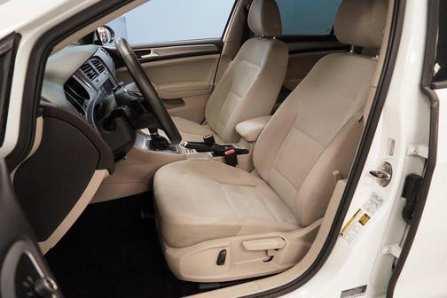 2016 Volkswagen Golf TSI S 4-Door