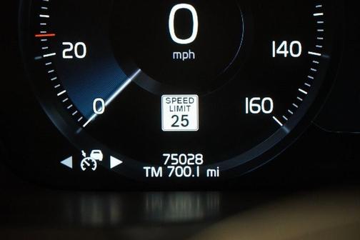 2020 Volvo XC90 T6 Momentum 6 Passenger