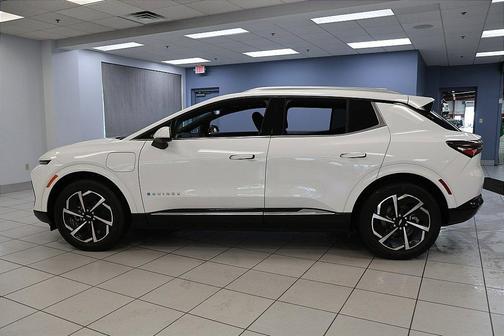 2025 Chevrolet Equinox EV LT 2