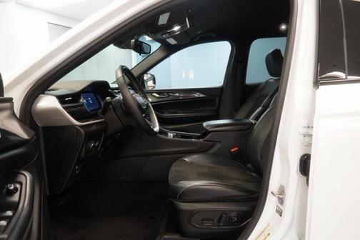 2021 Jeep Grand Cherokee L Laredo