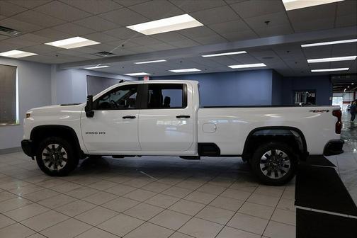 2026 Chevrolet Silverado 2500 Custom
