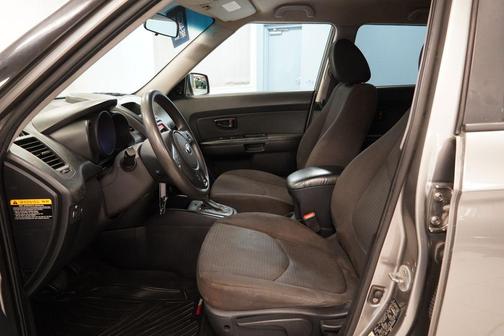Titanium Pearl 2013 Kia Soul Base