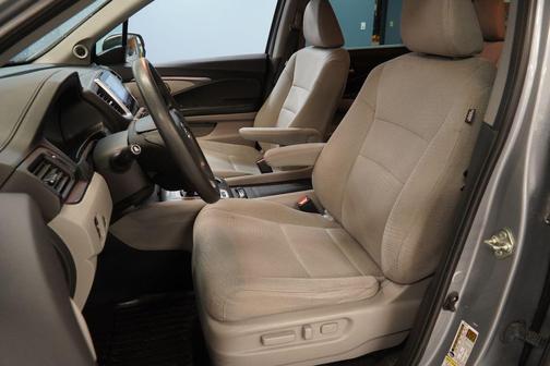 Silver 2016 Honda Pilot EX