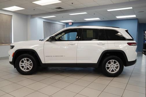 2022 Jeep Grand Cherokee Laredo