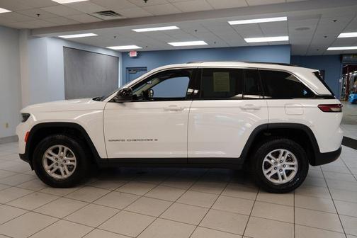 2022 Jeep Grand Cherokee Laredo